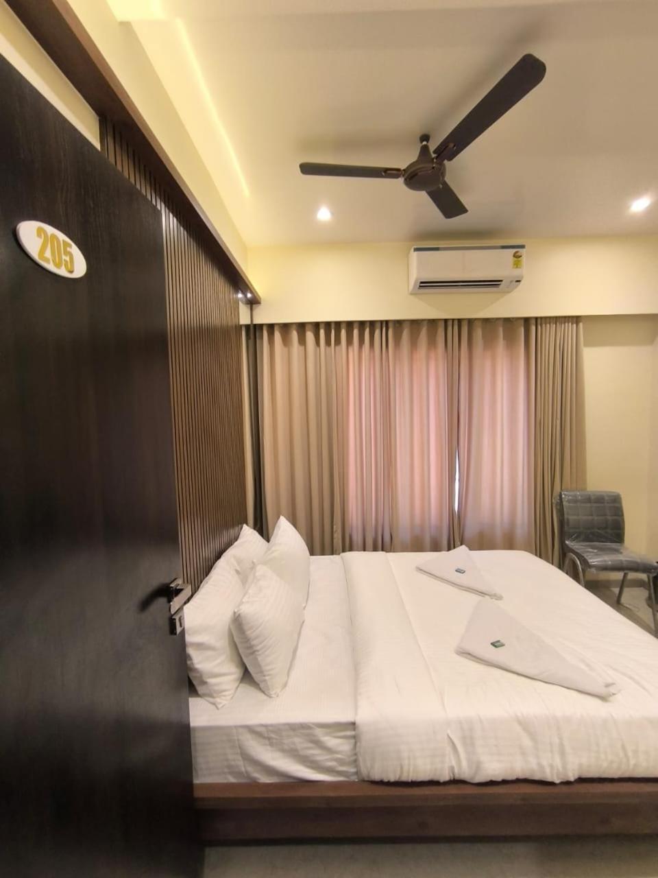 Hotel Sharan Residency Navi Mumbai Exterior foto