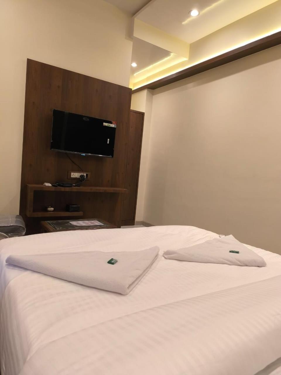 Hotel Sharan Residency Navi Mumbai Exterior foto