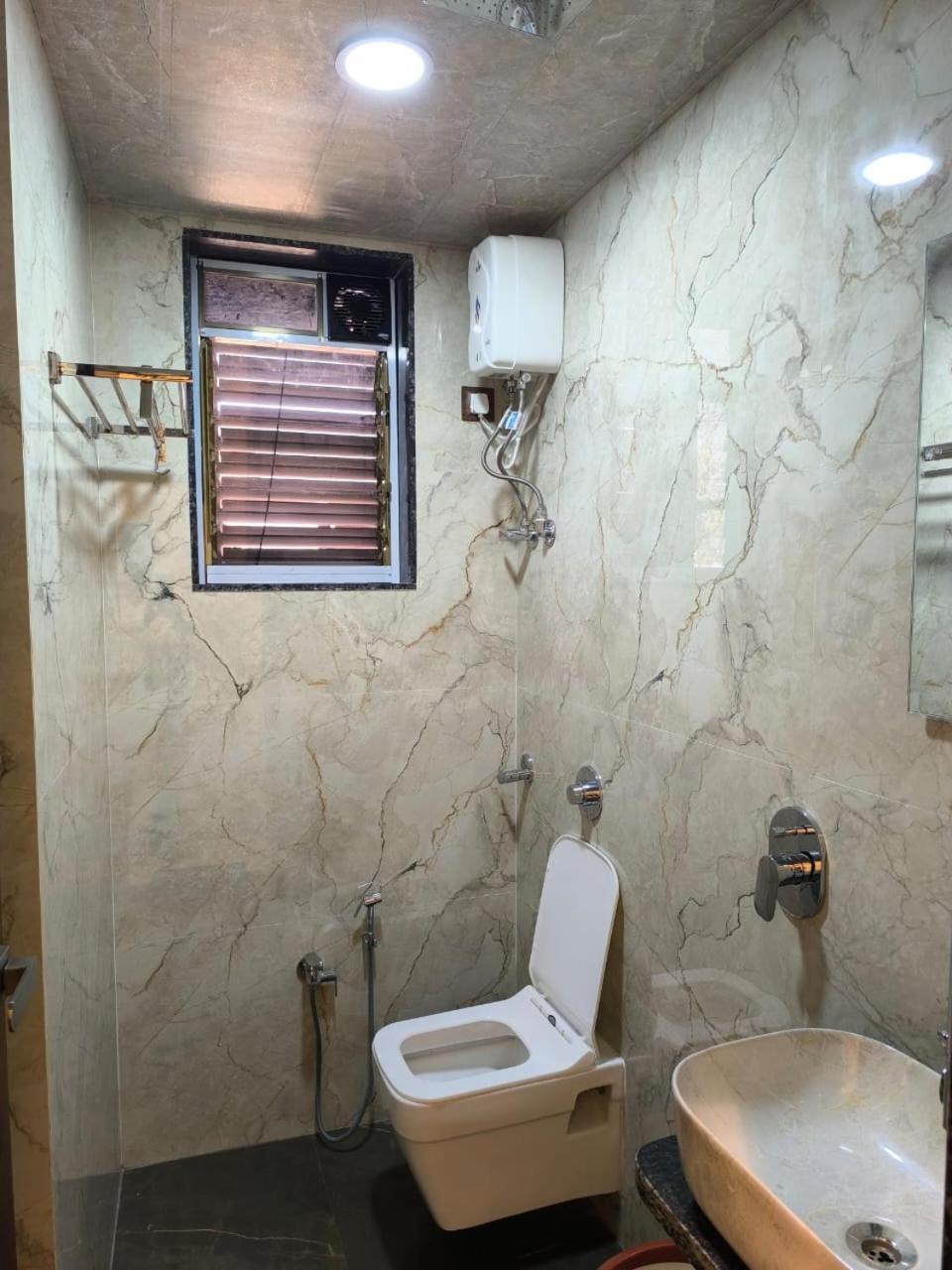 Hotel Sharan Residency Navi Mumbai Exterior foto