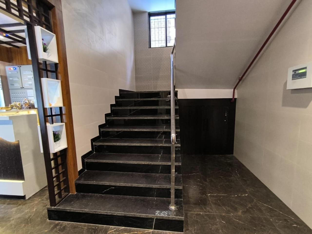 Hotel Sharan Residency Navi Mumbai Exterior foto